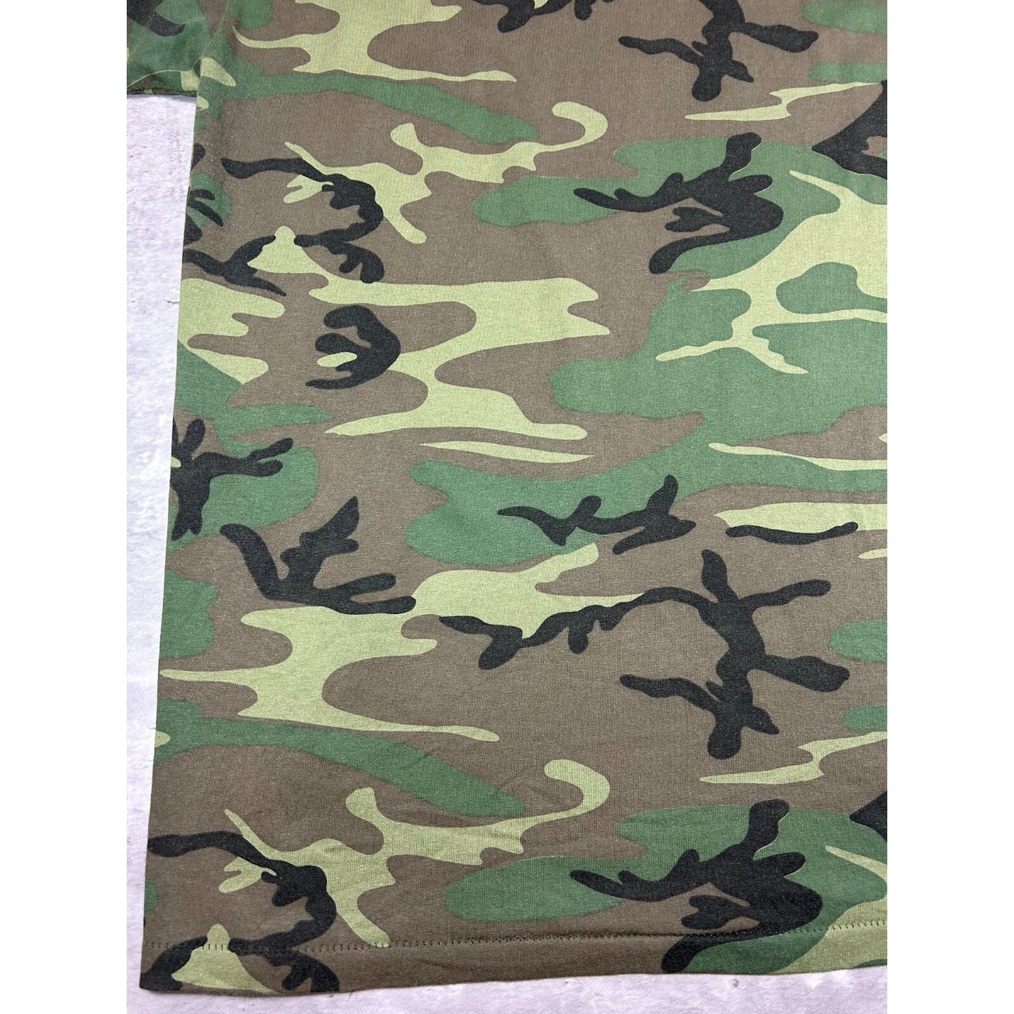 Vintage 80s Woodland Camo Hunting T-Shirt Size XXL