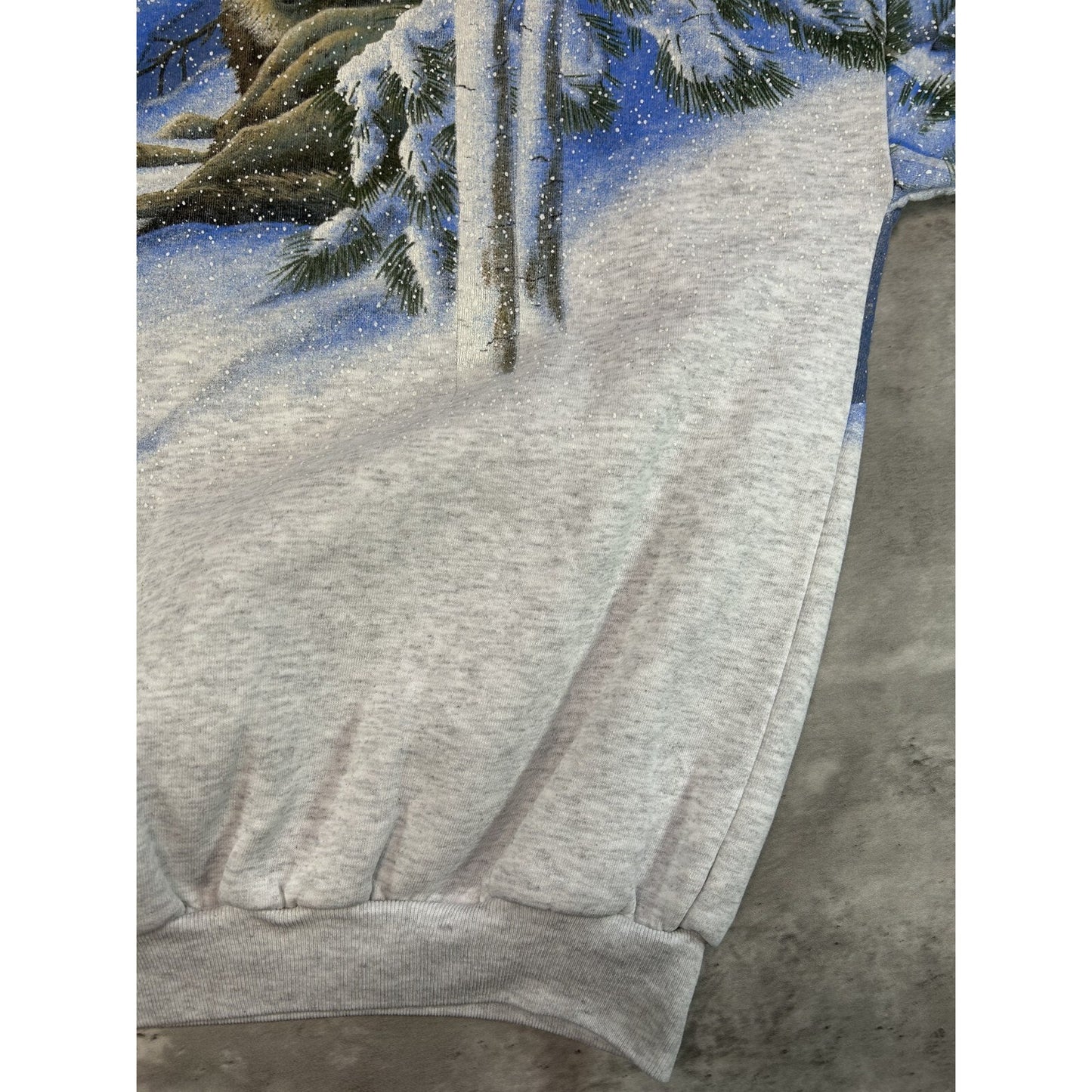 Vintage 90s Wolf Winter Landscape All Over Print Graphic Sweatshirt Size Large