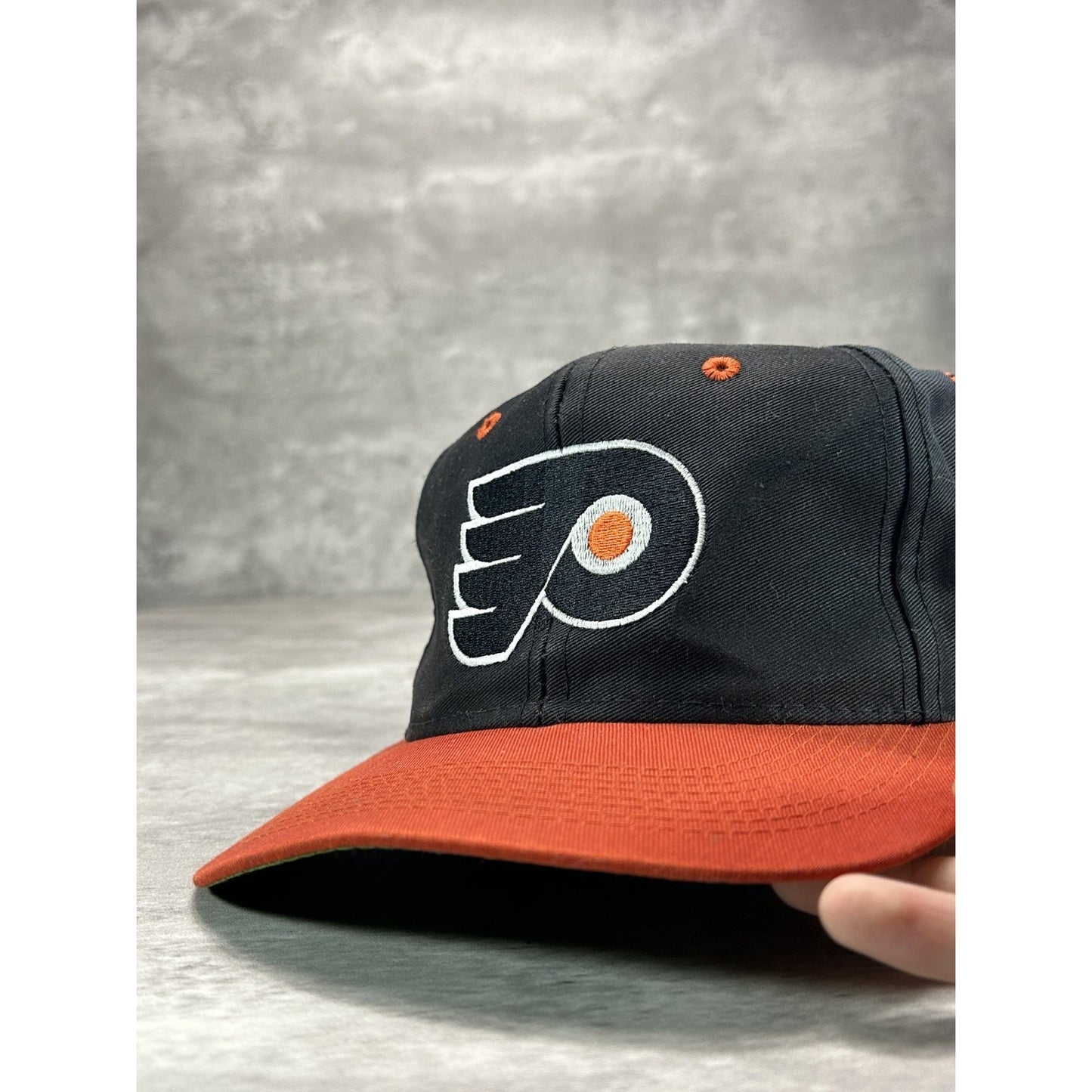 Vintage 90s Philadelphia Flyers NHL Embroidered Logo Hockey Snapback Hat OSFA