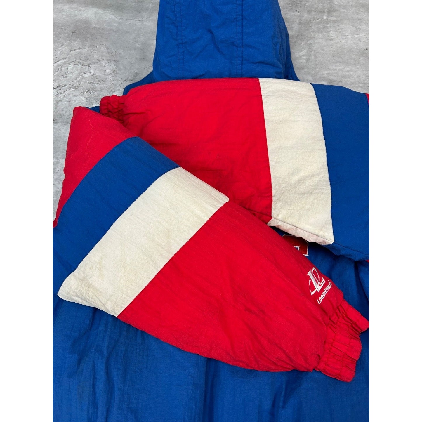 Vintage 90s Buffalo Bills NFL Insulated Embroidered Hooded Jacket Sz Large YOUTH