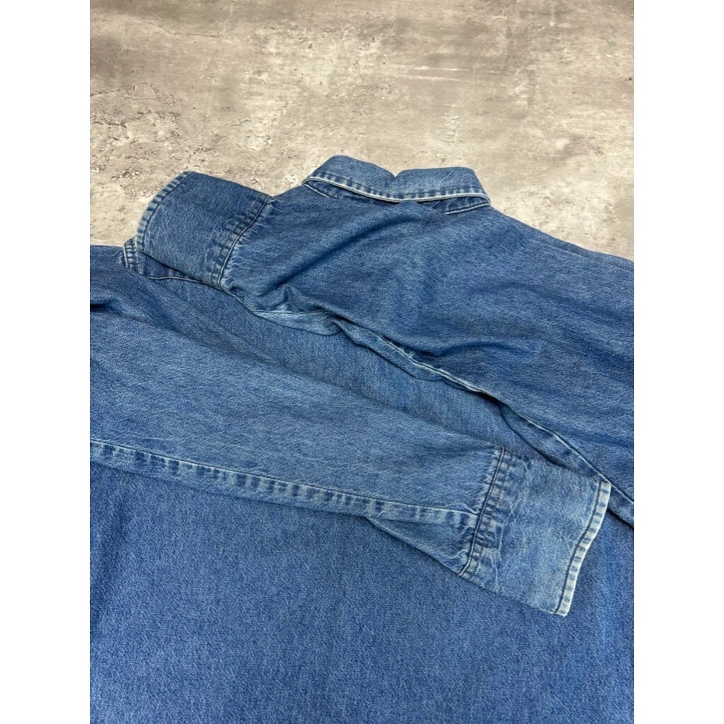 Vintage 1980s Wrangler Pearl Snap Medium Wash Denim Button Up Shirt Size XL