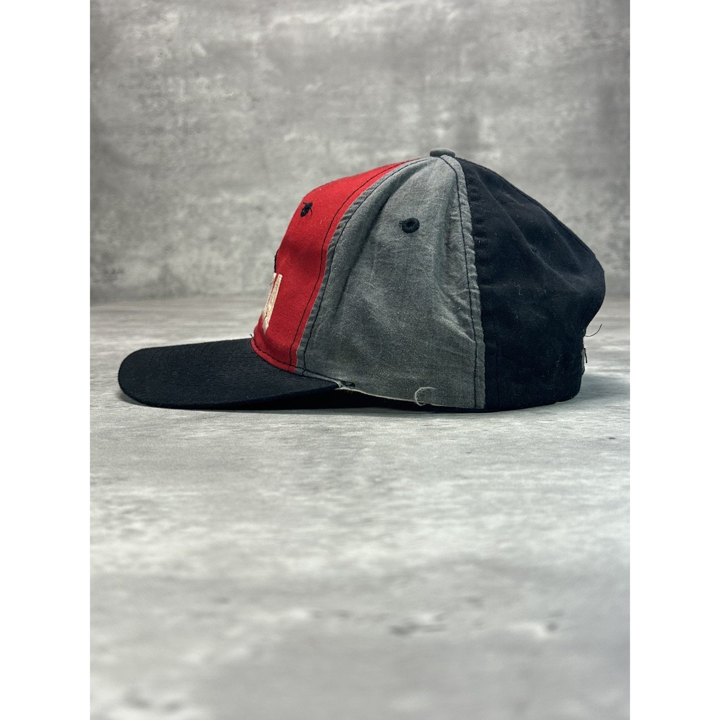 Vintage 90s Indiana Hoosiers NCAA Embroidered Spellout Logo Snapback Hat OSFA