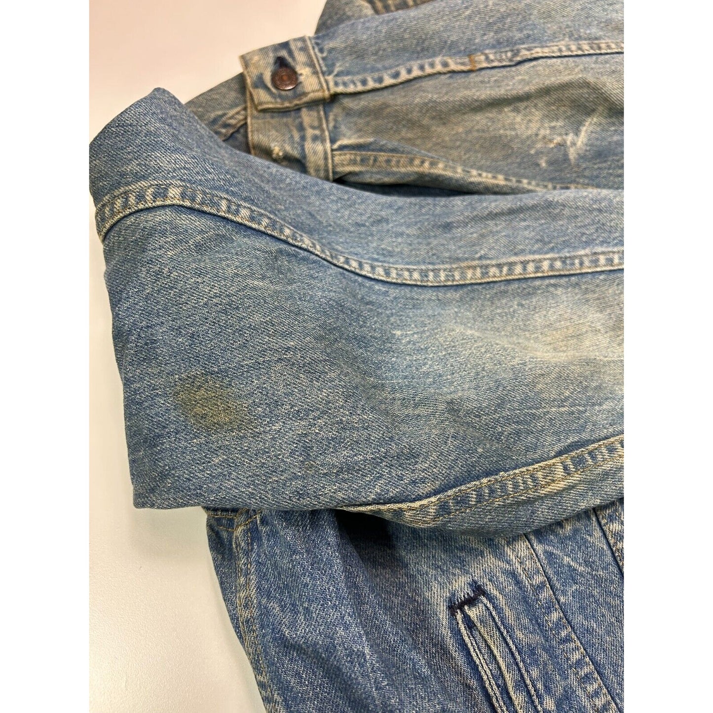 Vintage 90s Levis Red Tab Medium Wash Denim Type 3 Jacket Size Medium