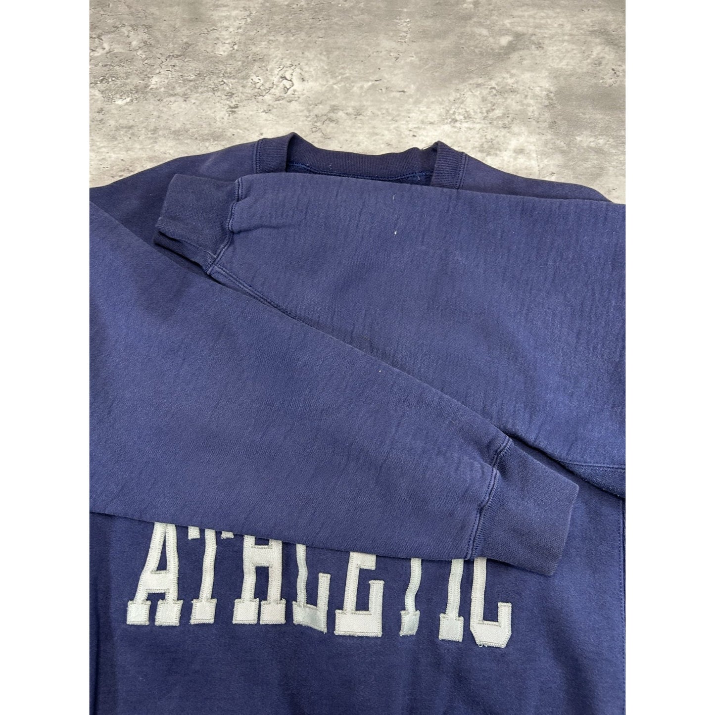 Vintage 90s Russell Athletic Embroidered Spellout Crewneck Sweatshirt Sz Medium
