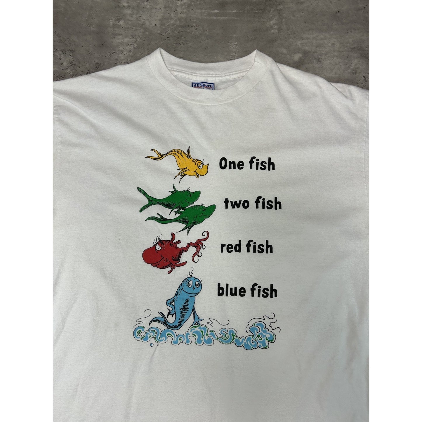 Vintage 90s Dr Suess One Fish Two Fish Red Fish Blue Fish Graphic T-Shirt Sz XL