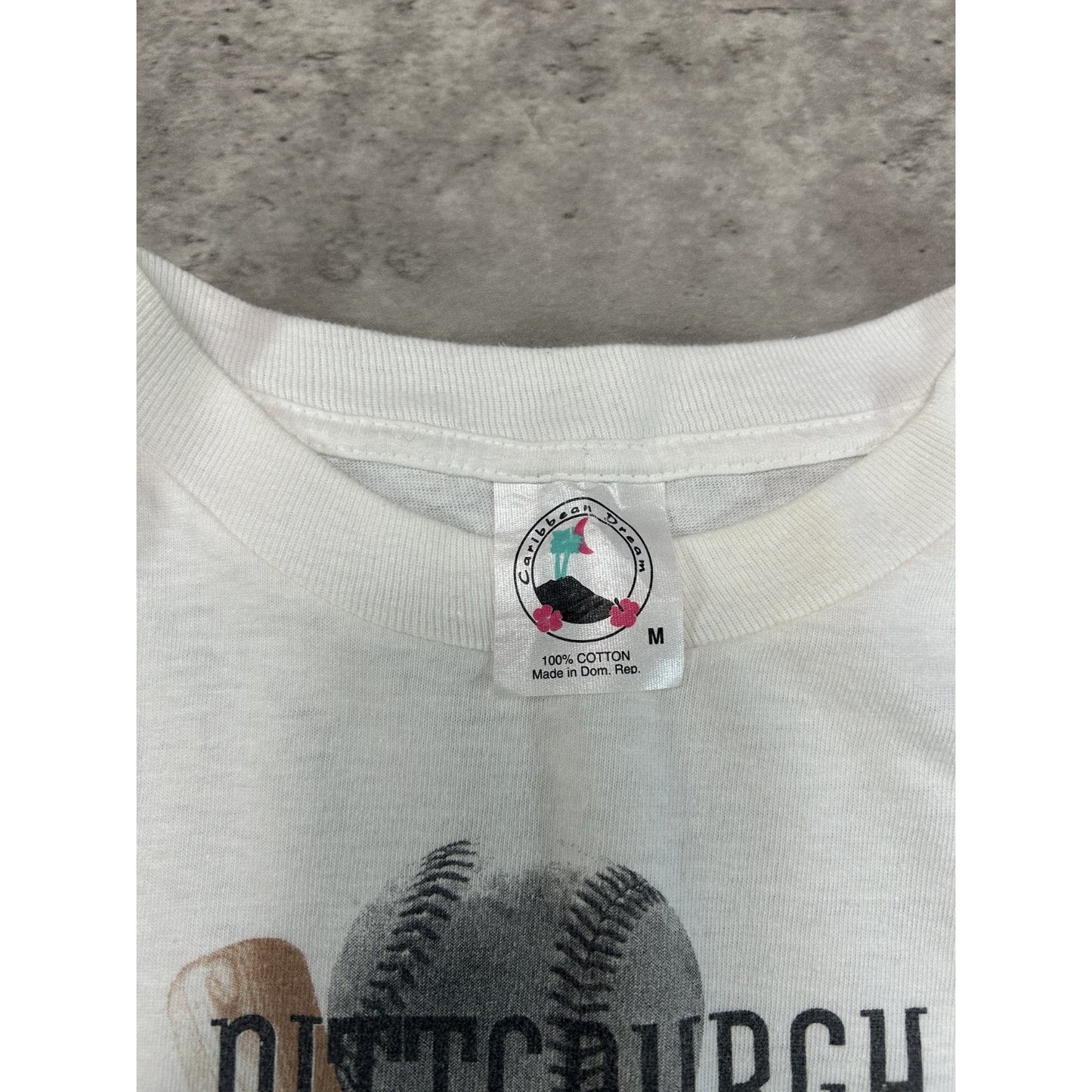 Vintage 90s Pittsburgh Pirates MLB Spellout Graphic Baseball T-Shirt Size Medium