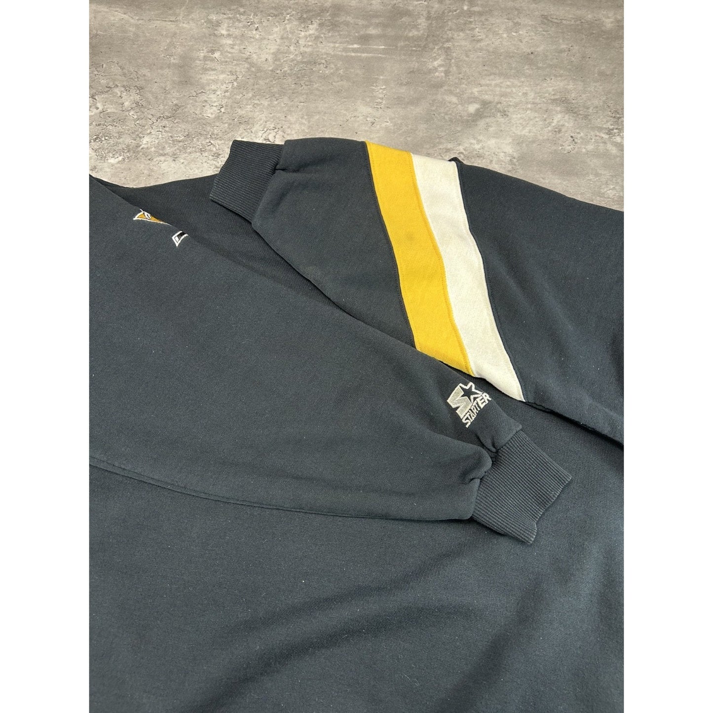 Vintage 80s Pittsburgh Penguins NHL Starter Embroidered Spellout Sweatshirt XL