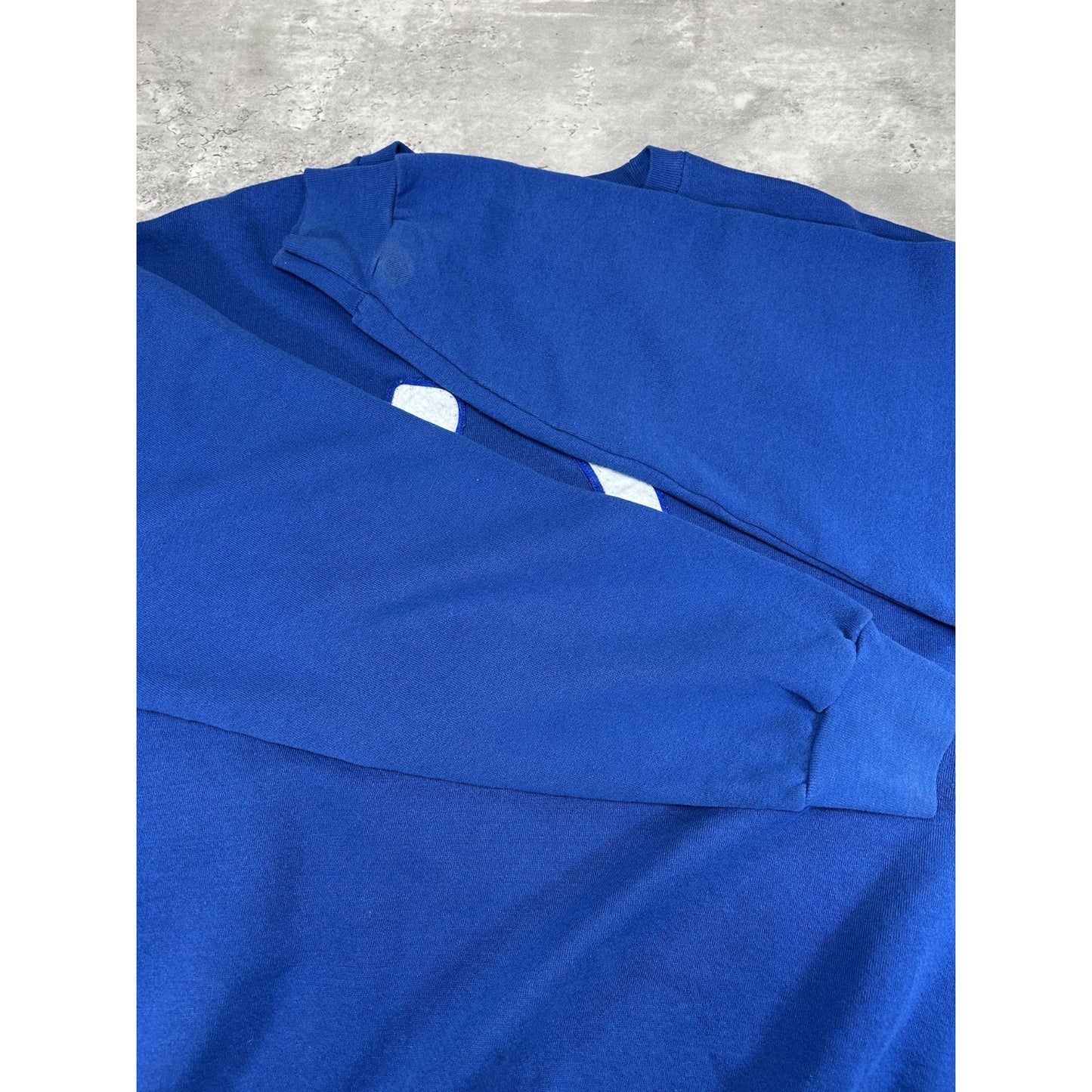 Vintage Indianapolis Colts NFL Embroidered Logo Football Sweatshirt Size XL Blue
