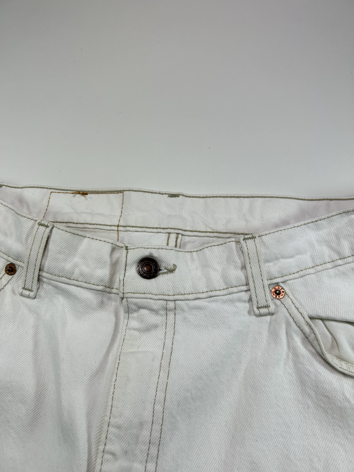 Vintage 80s Levis 550 Orange Tab Relaxed Fit White Denim Pants Size 36W