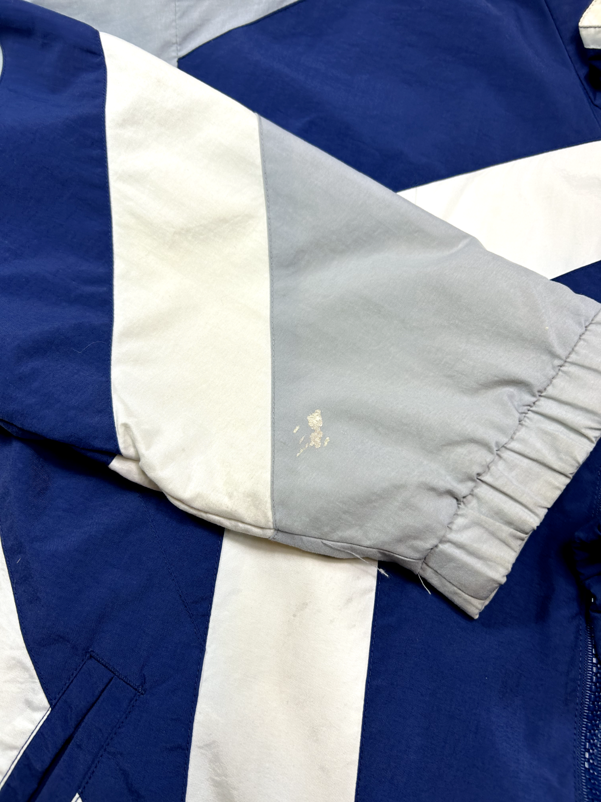 Vintage Penn State Nittany Lions NCAA Nylon Windbreaker Starter Jacket Size Medium