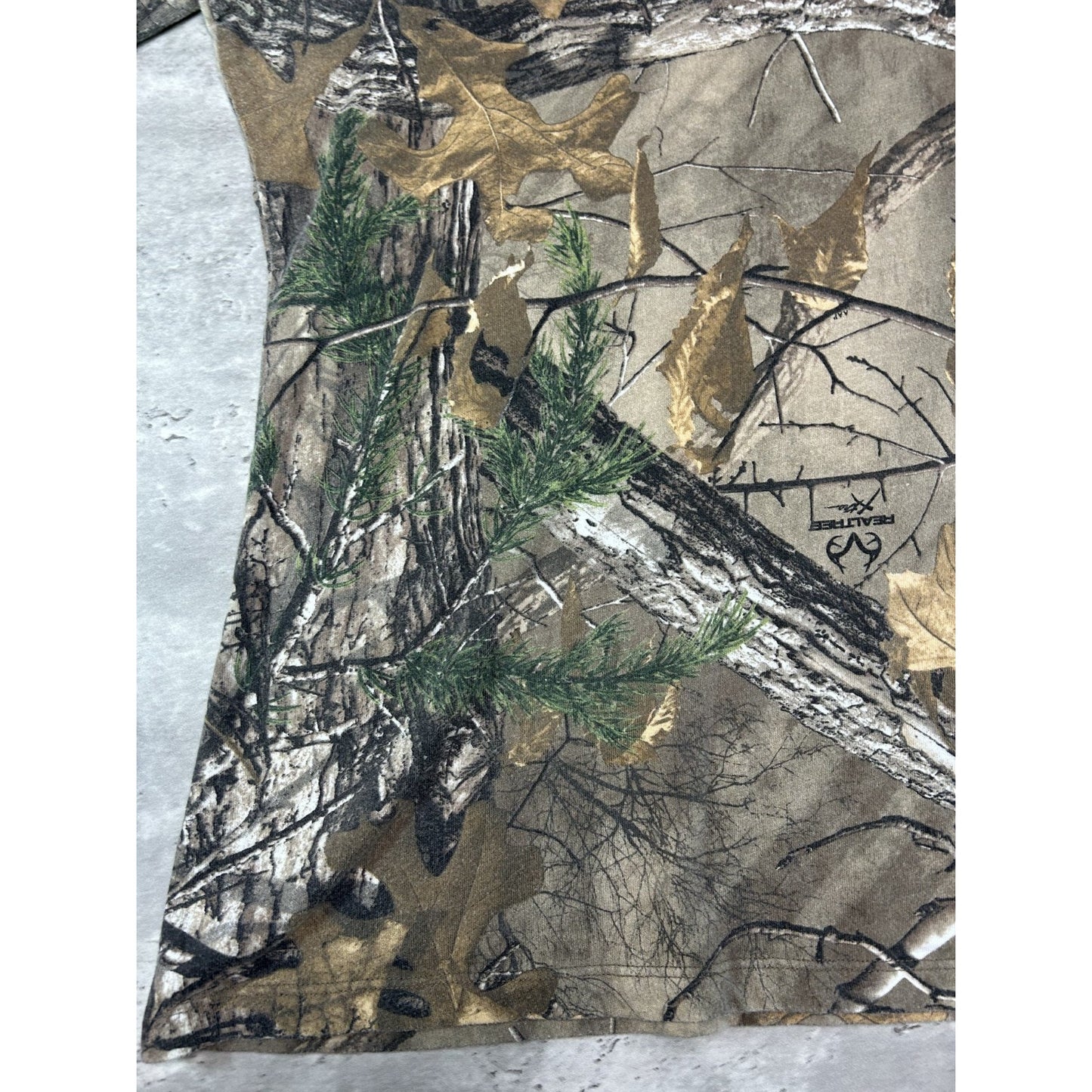 Real Tree Xtra Hunting Tree Camo V Neck Long Sleeve T-Shirt Size 2XL