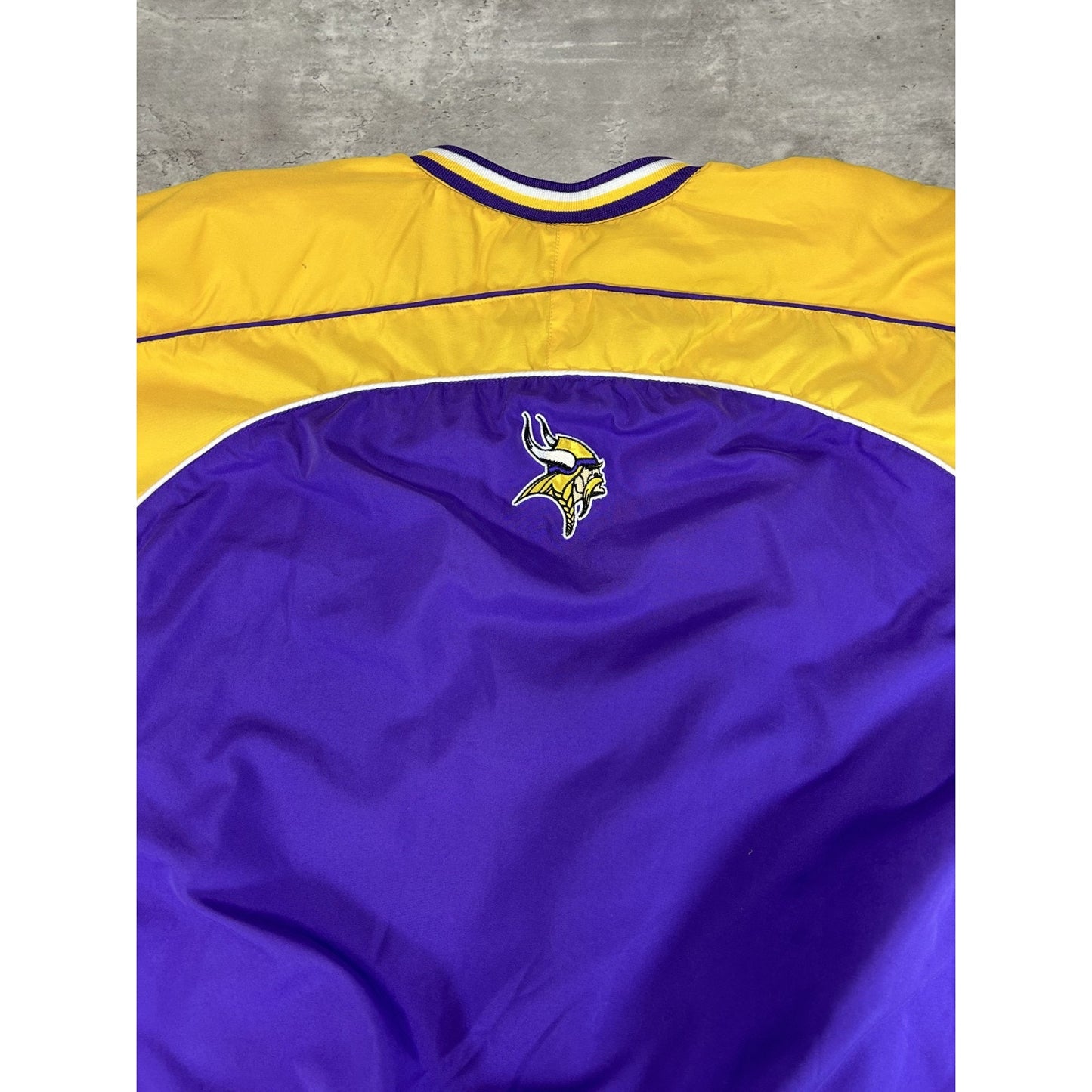 Minnesota Vikings NFL Embroidered Spellout Pullover Nylon Football Jacket Sz XL