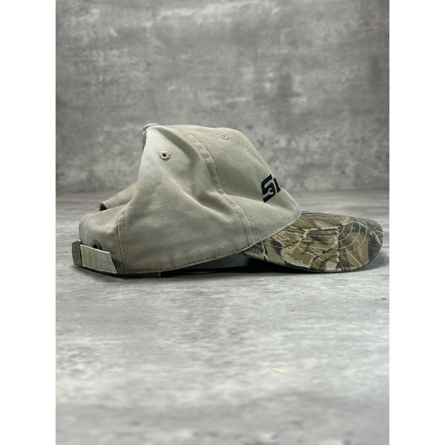 Vintage Snap-On Embroidered Logo Camo Brim Strapback Hat OSFA