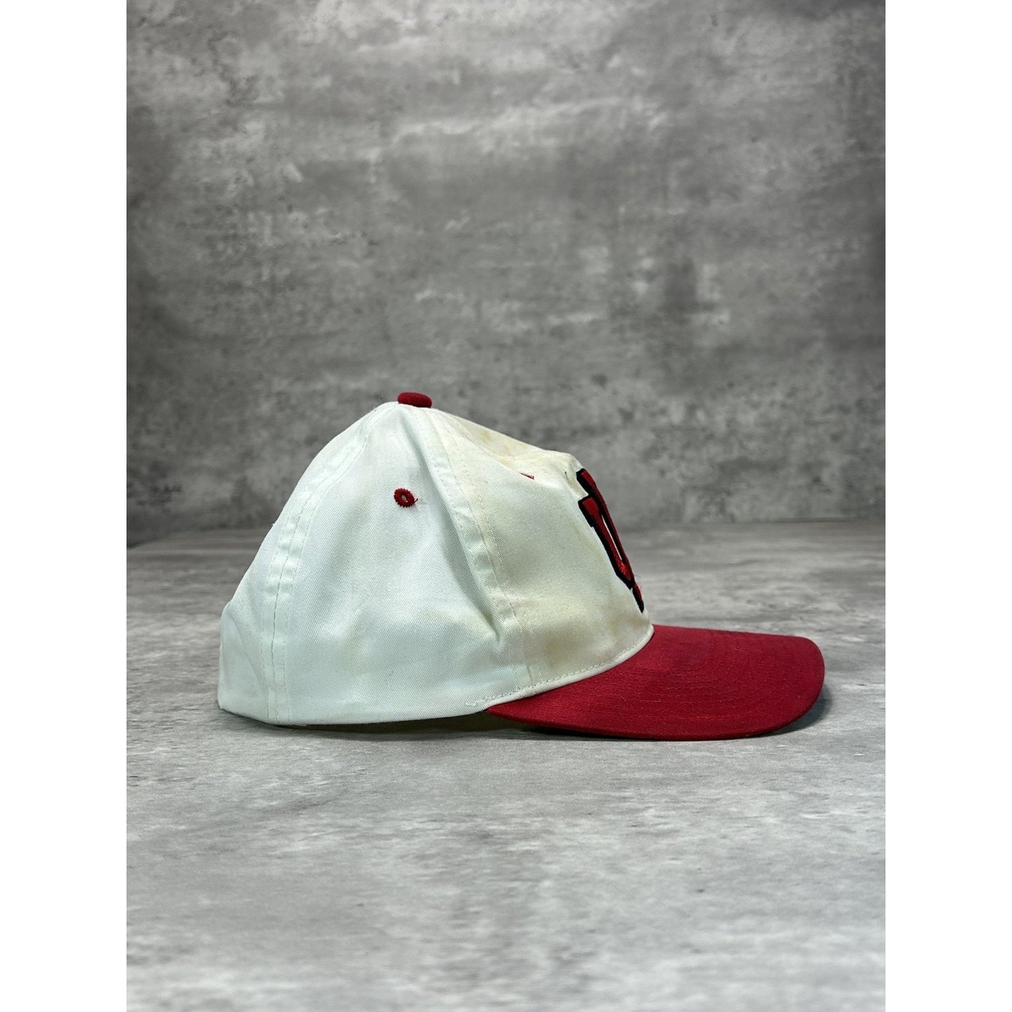 Vintage 90s Indiana Hoosiers NCAA Embroidered Logo Two Tone Snapback Hat OSFA