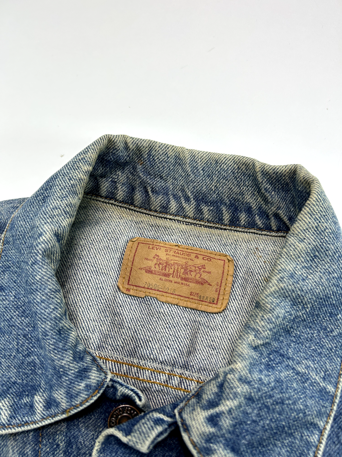 Vintage 80s Levis Dark Wash Denim Type 3 Trucker Jacket Size Small Blue