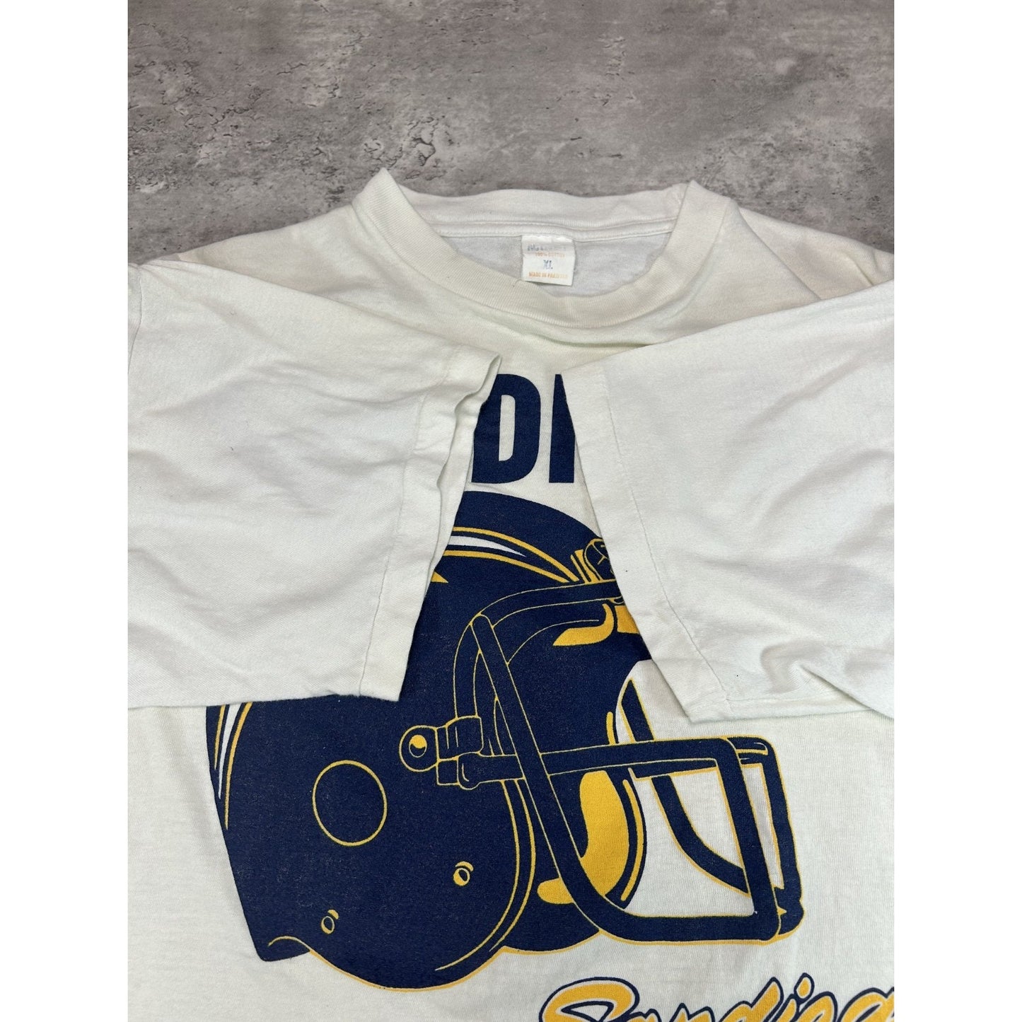Vintage 90s San Diego Chargers NFL Helmet Graphic Football T-Shirt Size XL