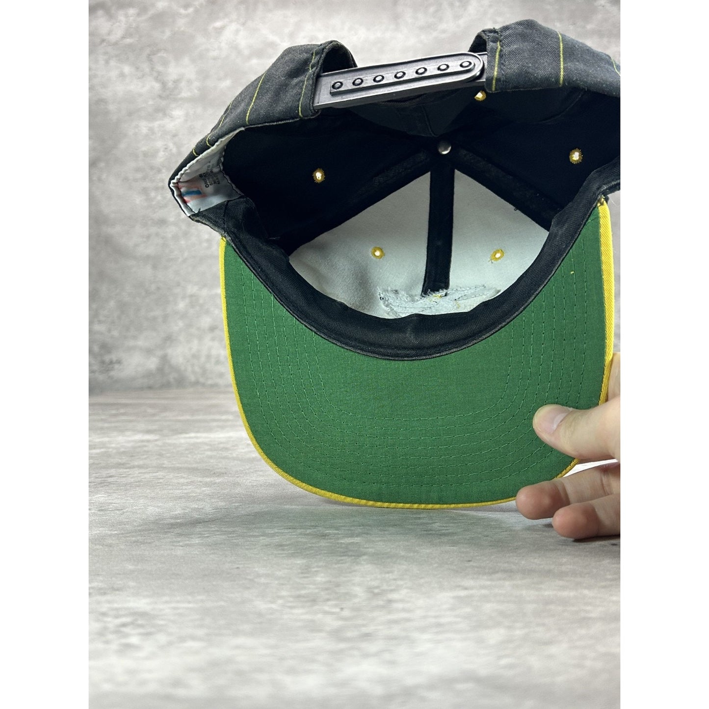 VTG 90s Pittsburgh Penguins NHL Embroidered Pinstripe Hockey Snapback Hat OSFA