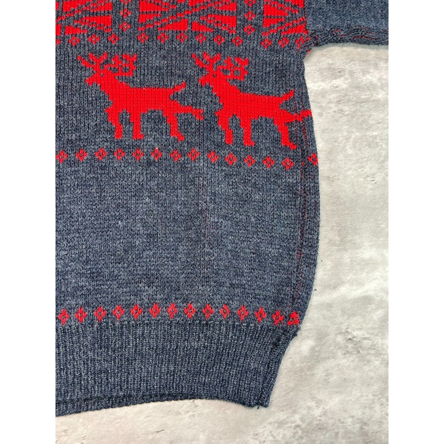 Vintage 90s Box Mondial Reindeer Pattern Print Pullover Knit Sweater Size Small