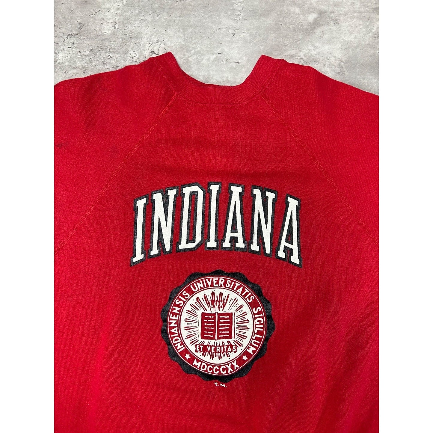 Vintage 90s Indiana Hoosiers NCAA Collegiate Crest Graphic Sweatshirt Sz Medium