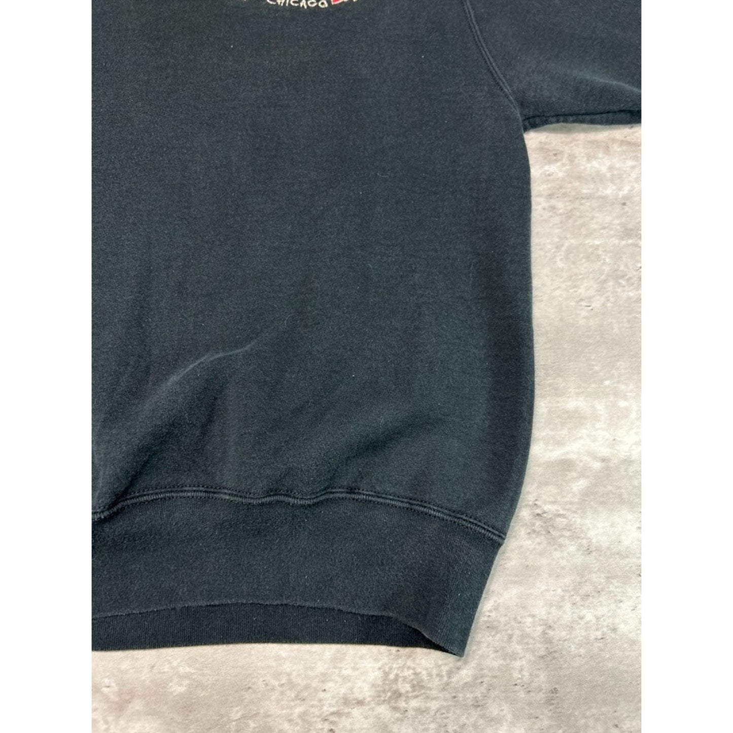 Vintage 90s Chicago Bulls NBA Embroidered Spellout Logo Sweatshirt Size Large