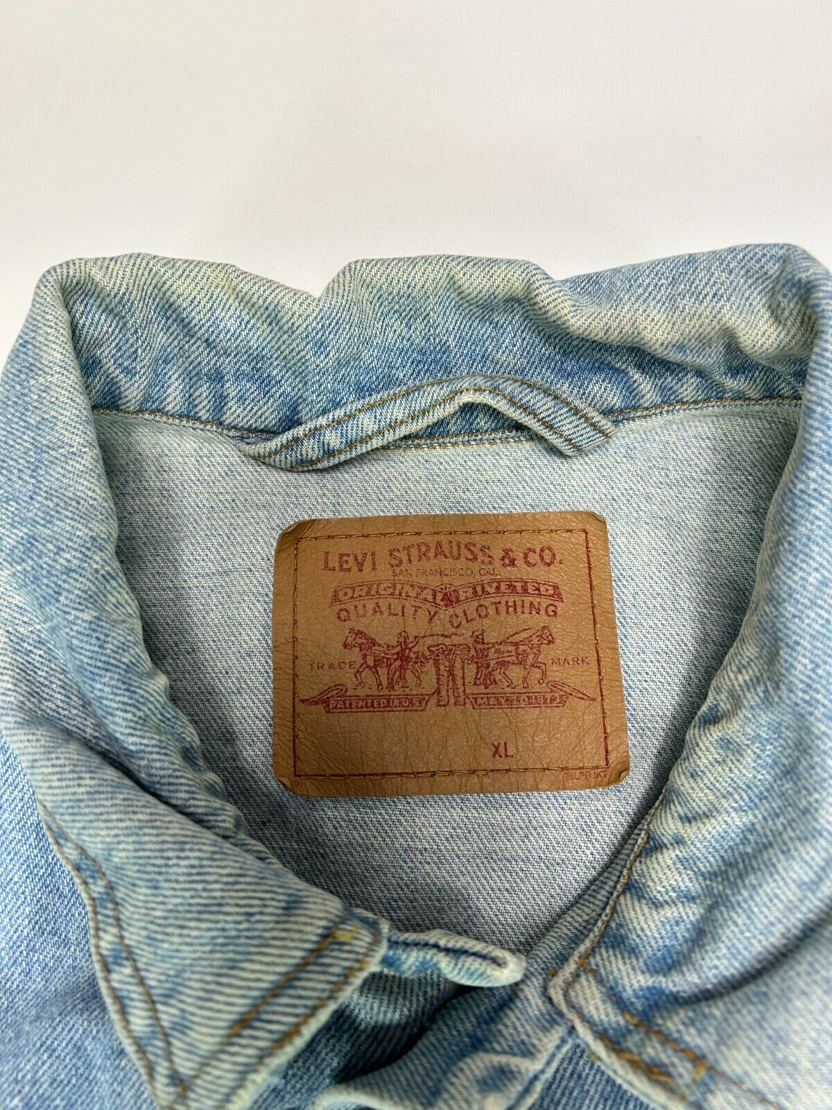 Vintage 90s Levis Red Tab Light Wash Denim Type 3 Trucker Jacket Size XL