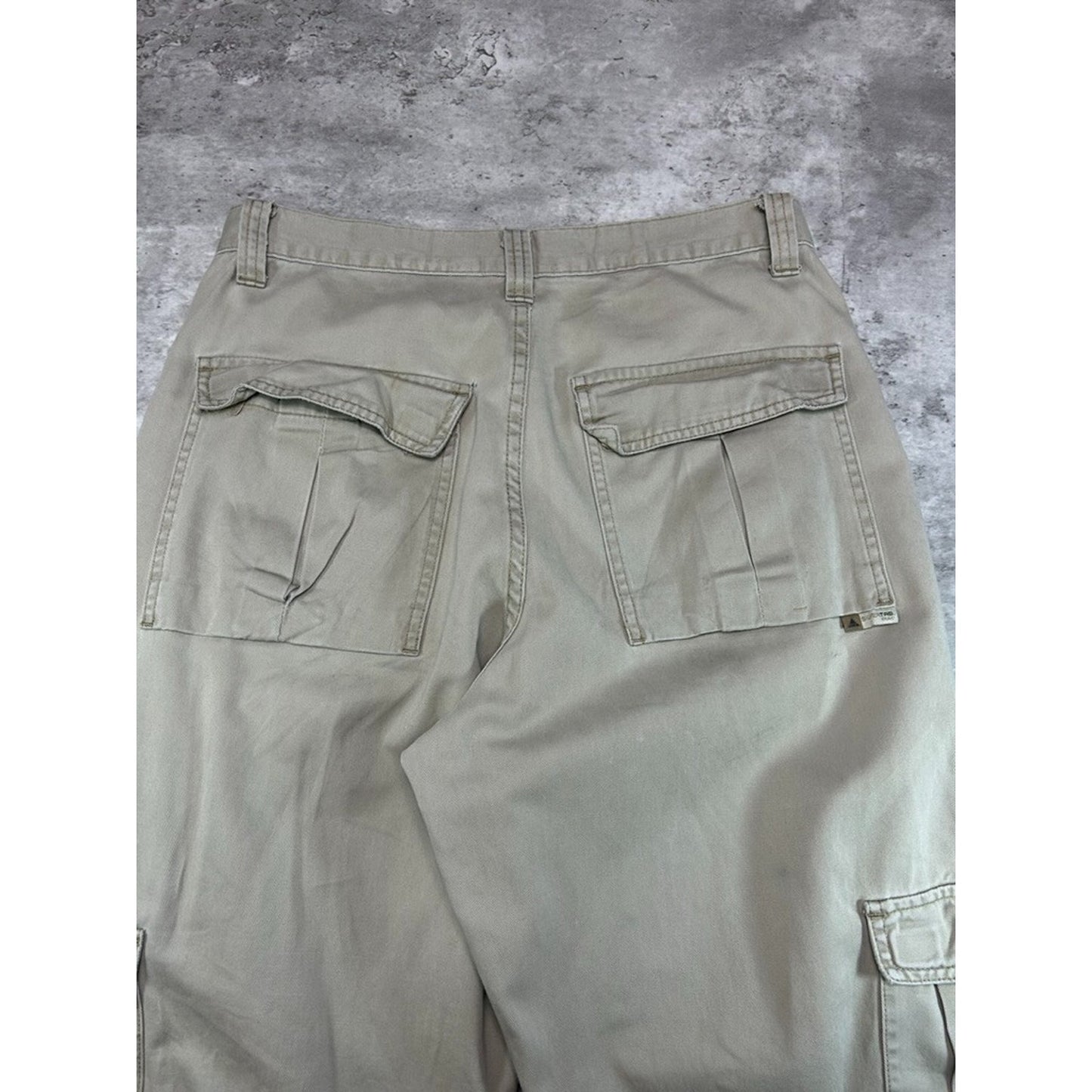 Vintage Y2K Levi's Silver Khaki Baggy Cargo Pants Size 33 Beige