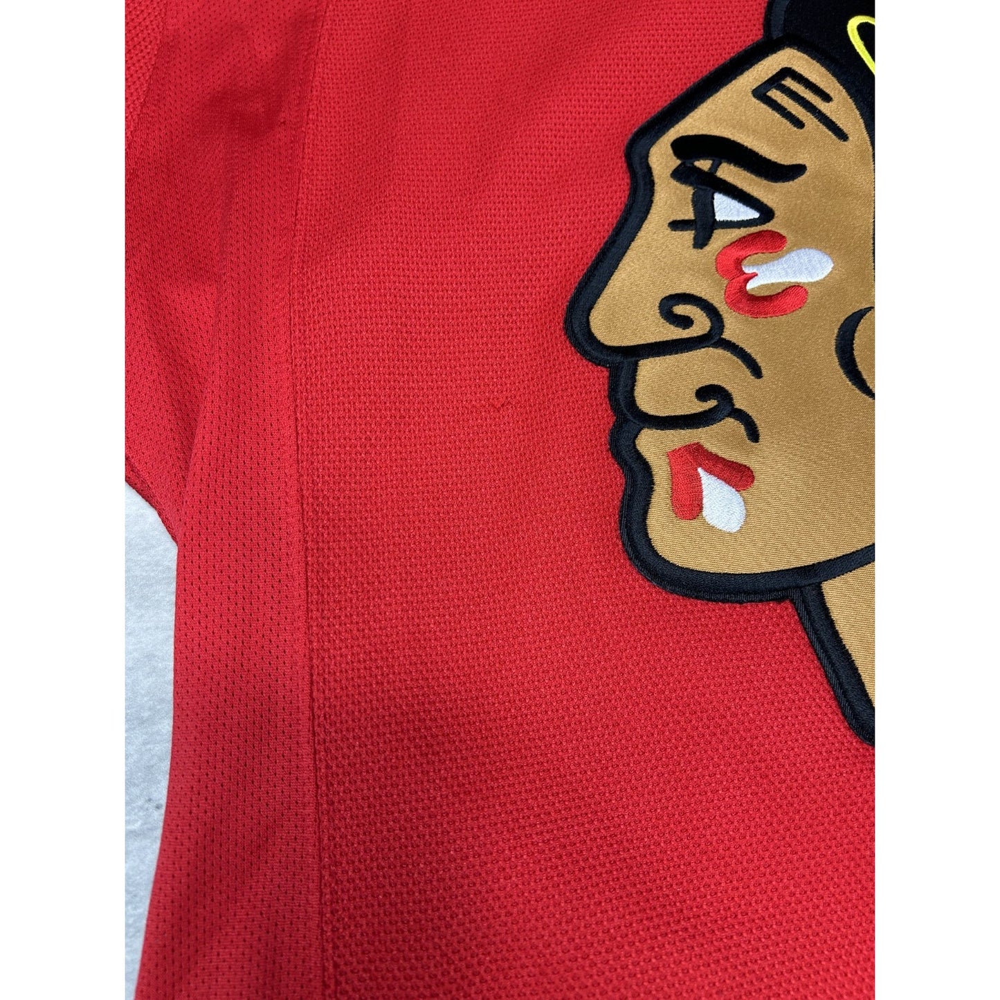 Johnathan Towes #19 Chicago Blackhawks NHL Reebok Hockey Jersey Size Medium