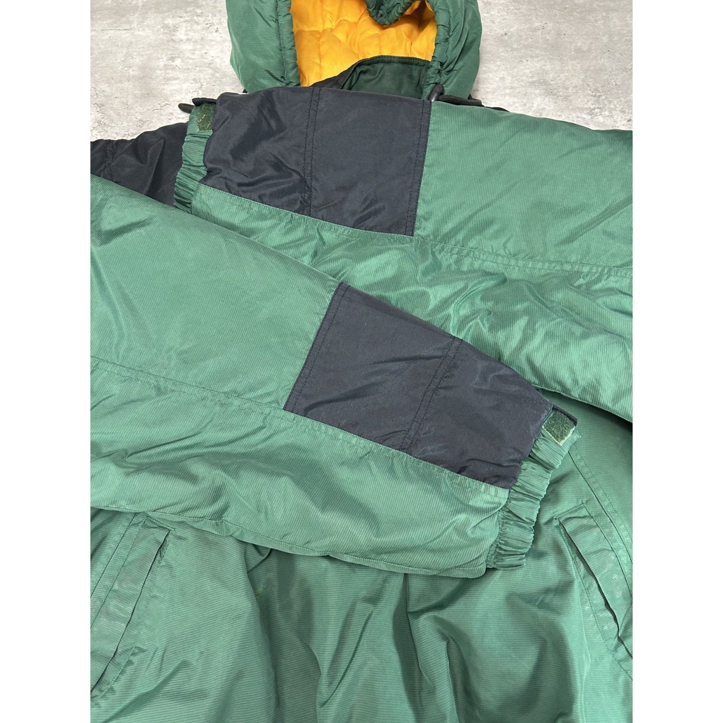 Vintage 90s Green Bay Packers NFL Embroidered Logo Starter Jacket Size XL