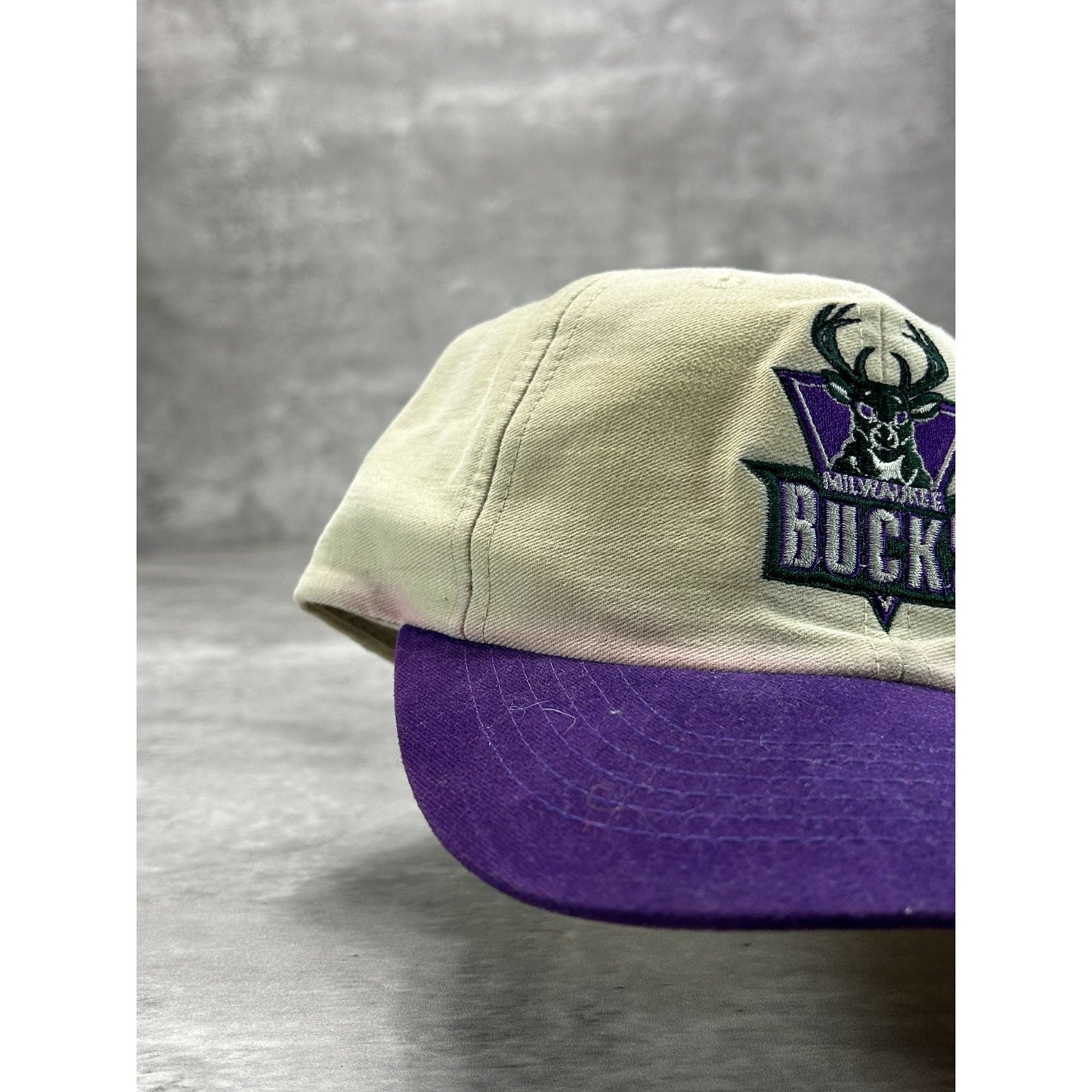 Vintage 90s Milwaukee Bucks NBA Embroidered Logo Basketball Snapback Hat OSFA