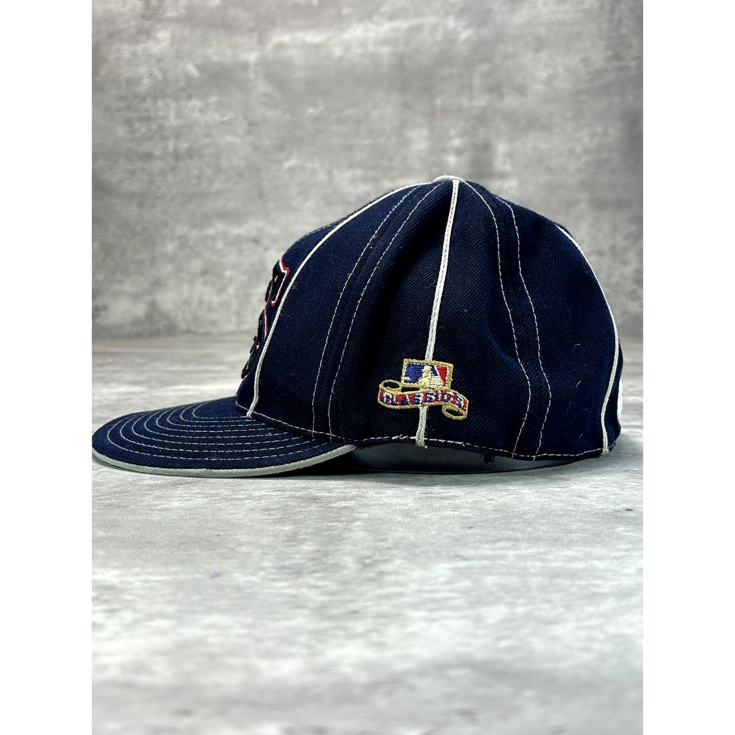Chicago White Sox MLB Embroidered Retro Logo Baseball Fitted Hat 7 1/2