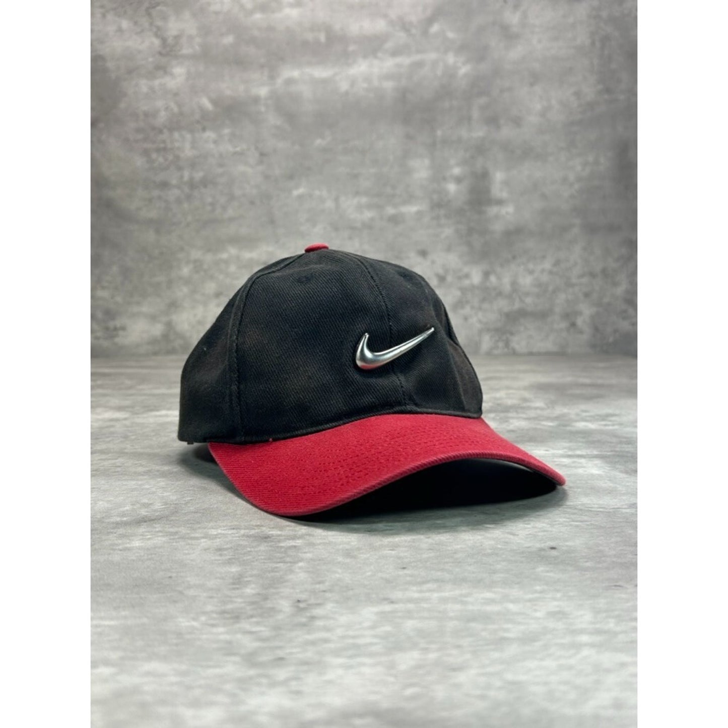 Vintage 2000s Tiger Woods Nike Metallic Swoosh Strapback Hat OSFA Black