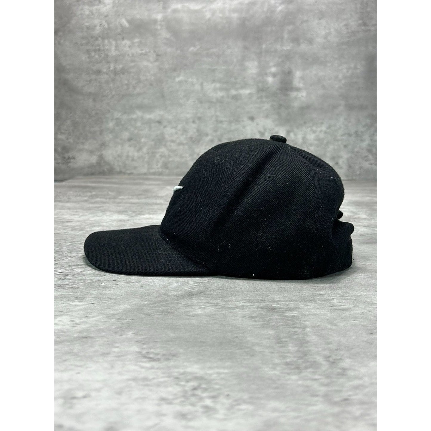 Vintage Nike Embroidered Swoosh Strapback Hat OSFA Black