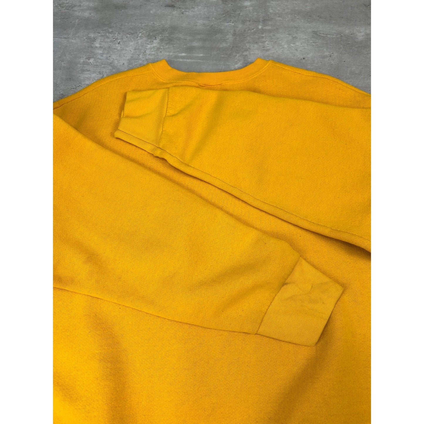 Vintage 2004 Iowa Vs Miami Outback Bowl NCAA Football Graphic Sweatshirt Size XL