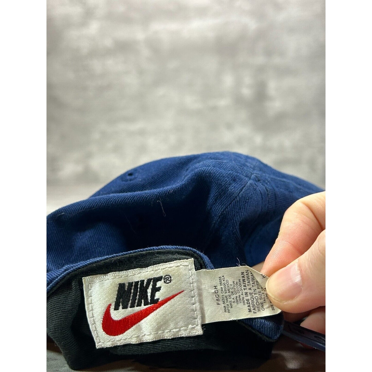 Vintage Nike Embroidered Swoosh Two Tone YOUTH Snapback Hat OSFA