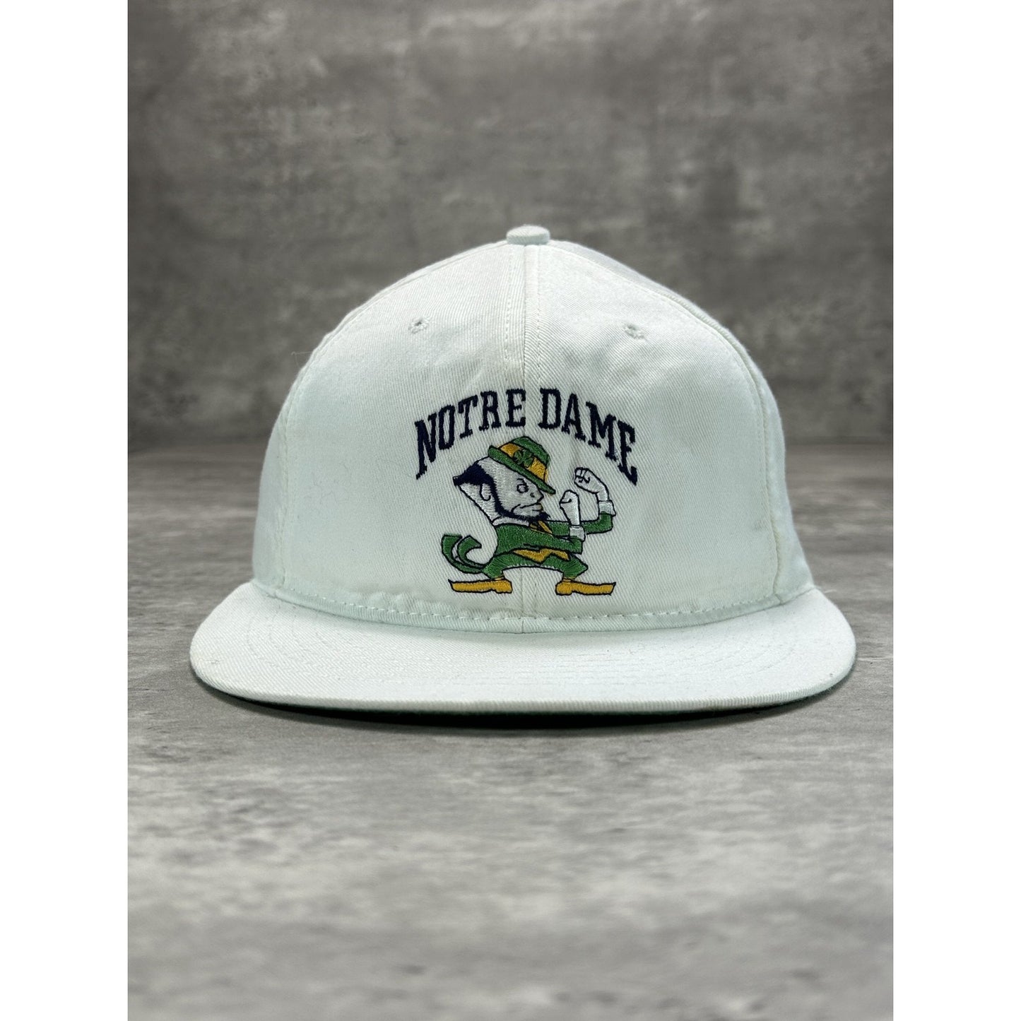 Vintage 90s Notre Dame Fighting Irish NCAA Embroidered Snapback Hat OSFA White