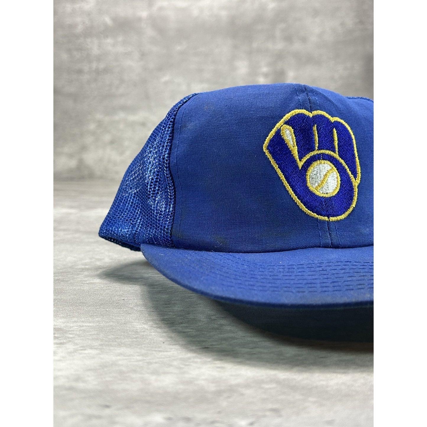 Vintage 80s/90s Milwaukee Brewers MLB Embroidered Logo Trucker Snapback Hat OSFA
