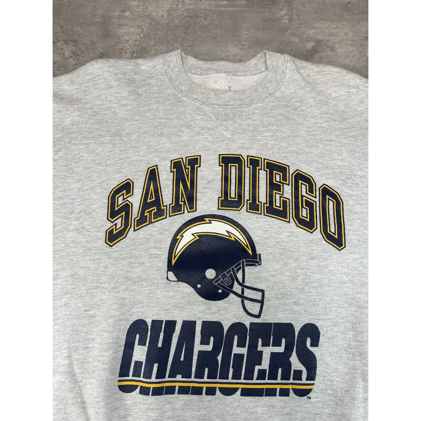 Vintage 90s San Diego Chargers NFL Helmet Spellout Graphic Sweatshirt Size XL