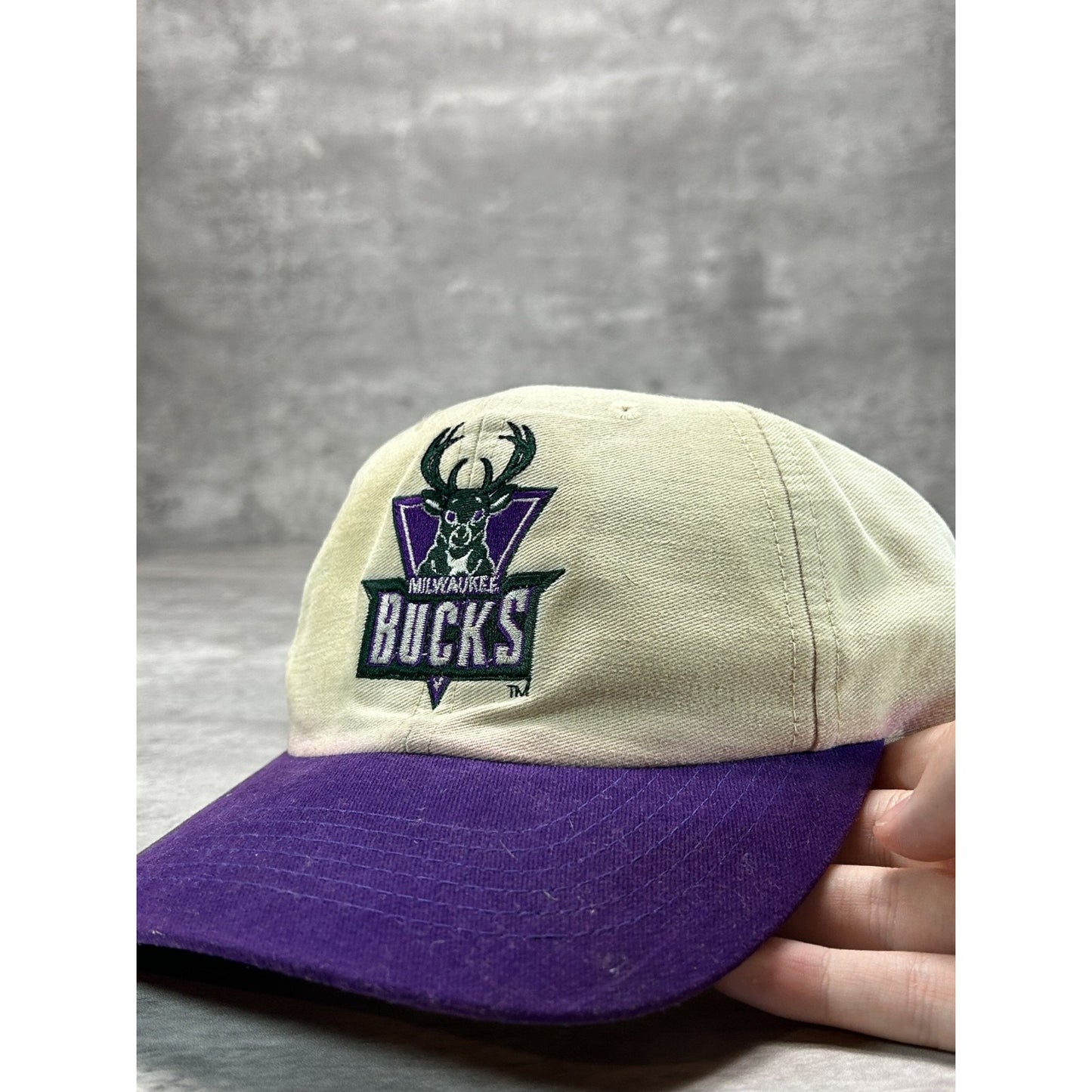Vintage 90s Milwaukee Bucks NBA Embroidered Logo Basketball Snapback Hat OSFA