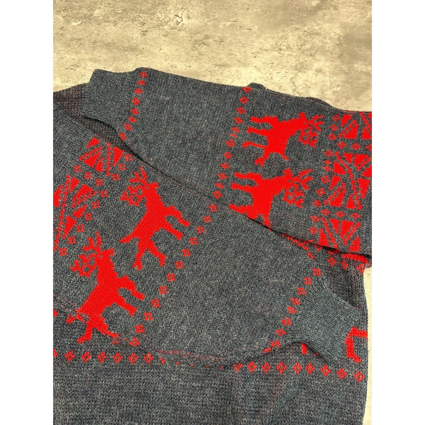 Vintage 90s Box Mondial Reindeer Pattern Print Pullover Knit Sweater Size Small