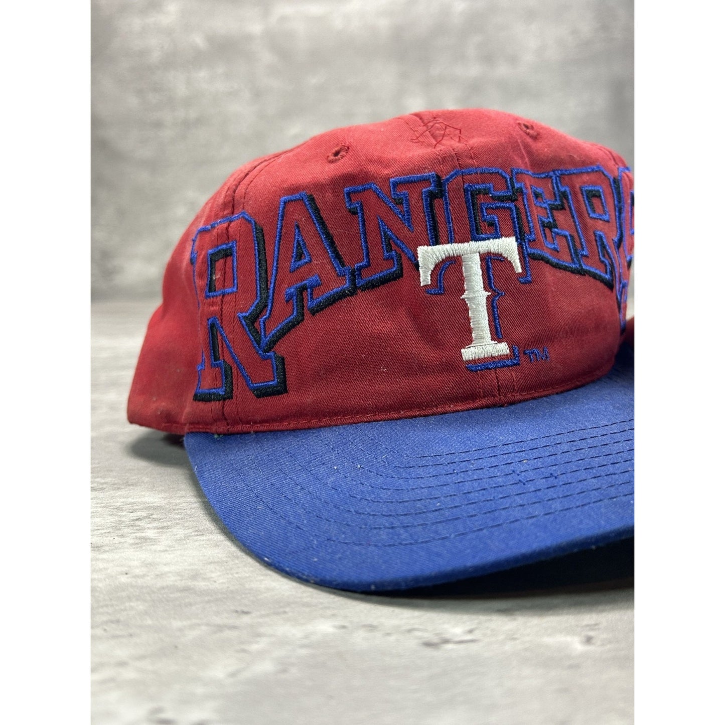 Vintage 90s Texas Rangers MLB Embroidered Arc Spellout Snapback Hat OSFA
