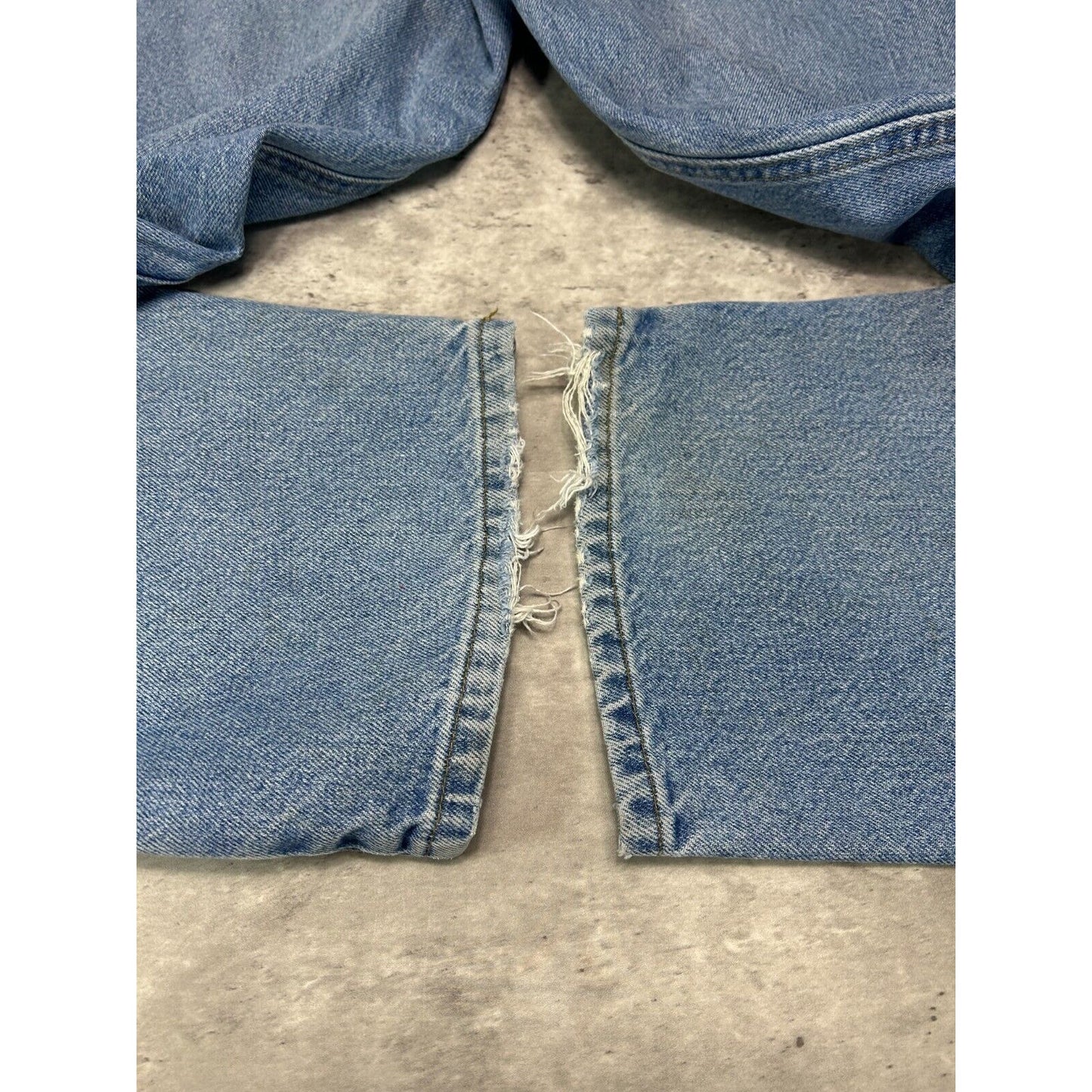 Vintage Carhartt Traditional Fit Light Wash Workwear Denim Pants Size 45 Blue