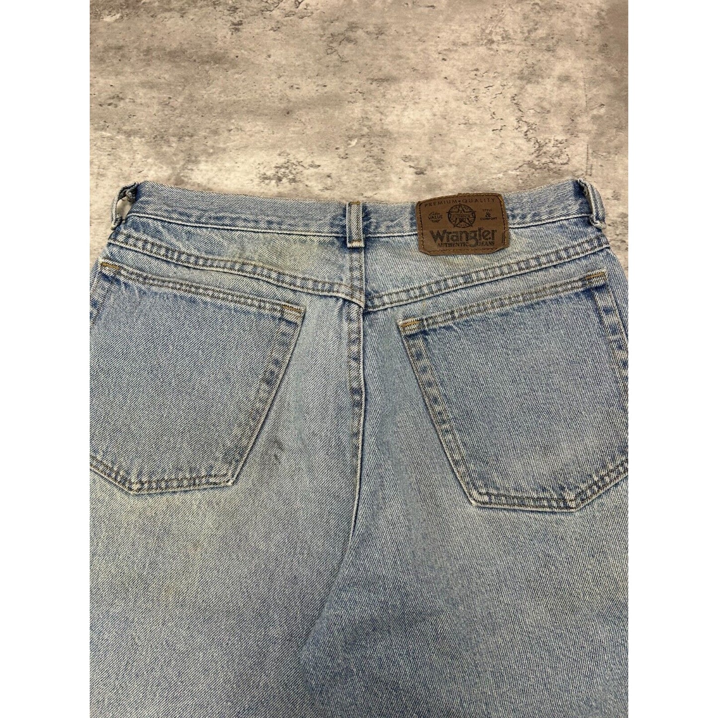 Vintage Wrangler Jeans Light Wash Denim Shorts Size 30 Blue