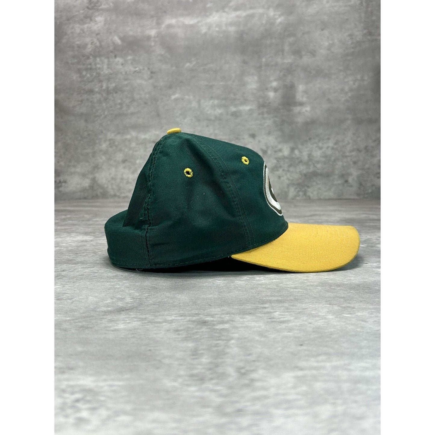 Vintage 90s Green Bay Packers NFL Embroidered Logo Football Fitted Hat 7
