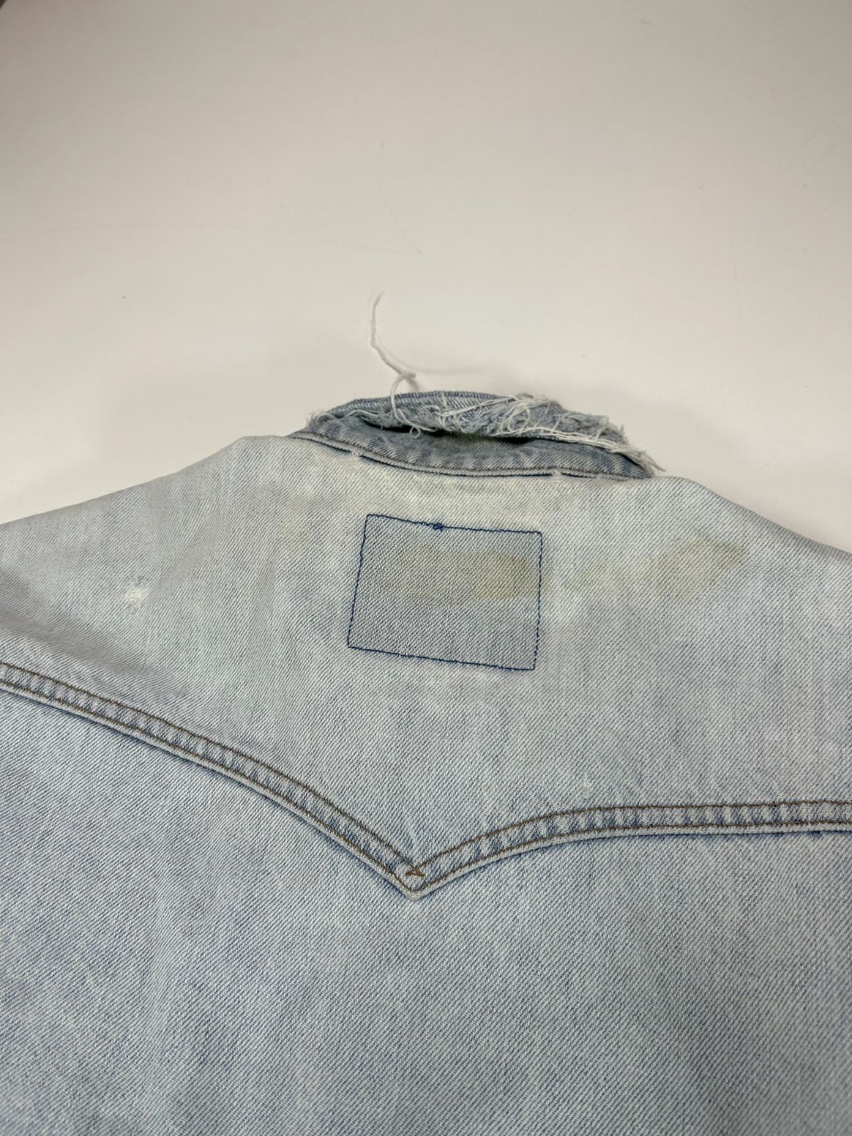 Vintage 80s Levis Red Tab Medium Wash Distressed Denim Trucker Jacket Size XL