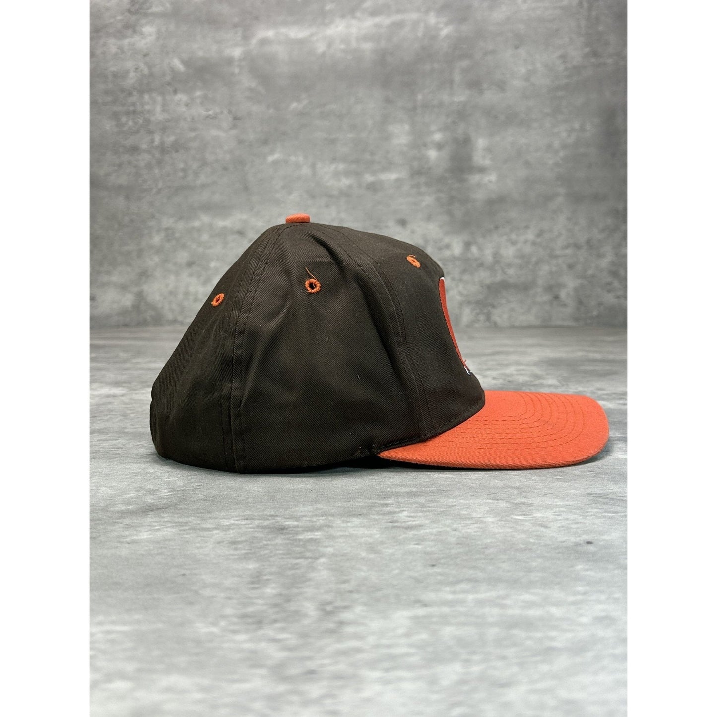 Vintage 90s Cleveland Browns NFL Embroidered Logo Football Snapback Hat OSFA