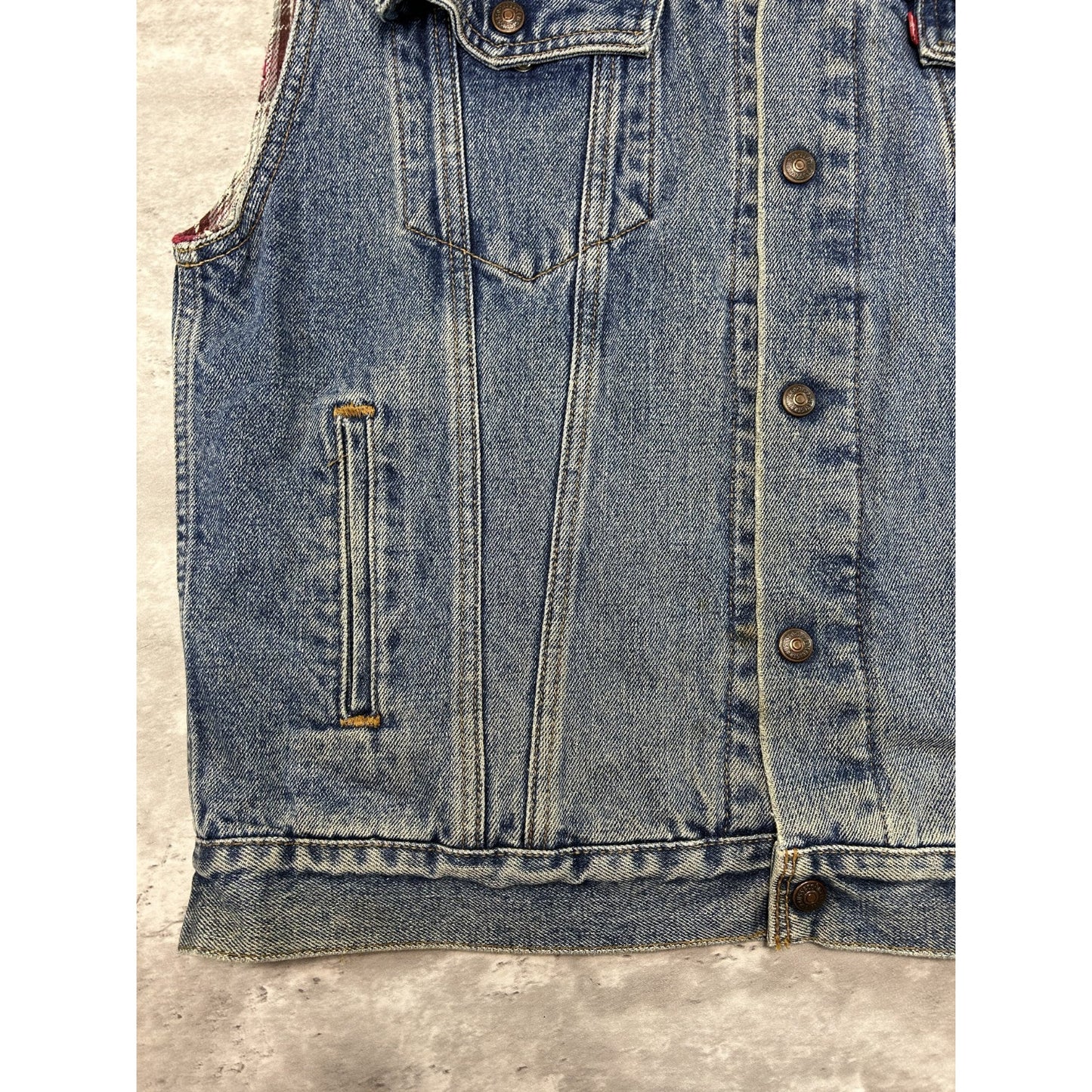 Vintage Levis Red Tab Plaid Lined Medium Wash Denim Vest Size Large