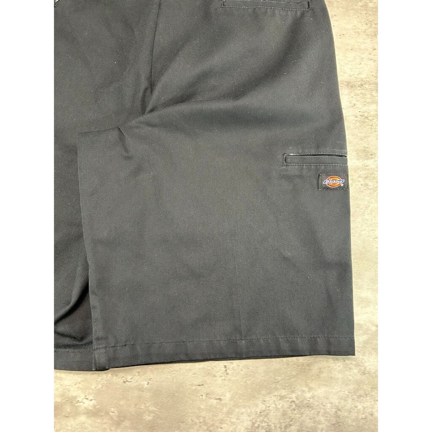 Vintage Dickies Loose Fit Canvas Workwear Five Pocket Shorts Size 35 Black