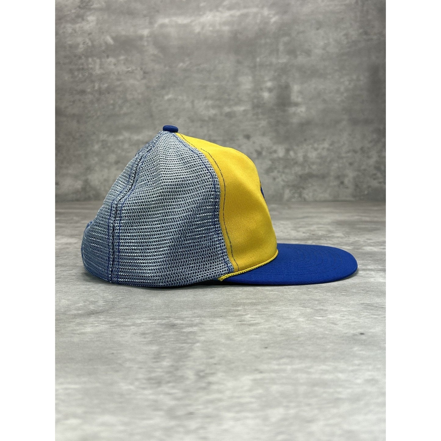 Vintage 80s MIlwaukee Brewers MLB Embroidered Logo Trucker Snapback Hat OSFA