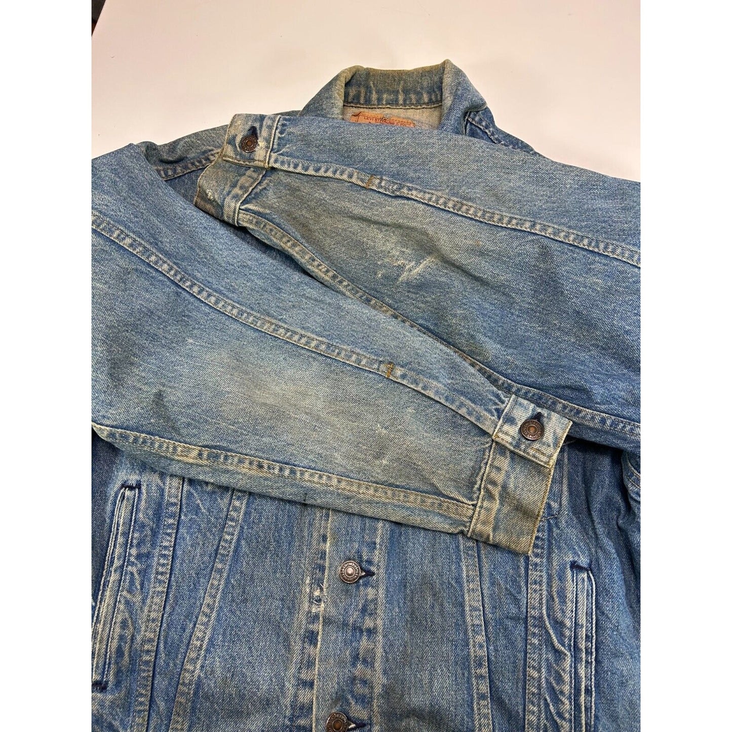 Vintage 90s Levis Red Tab Medium Wash Denim Type 3 Jacket Size Medium
