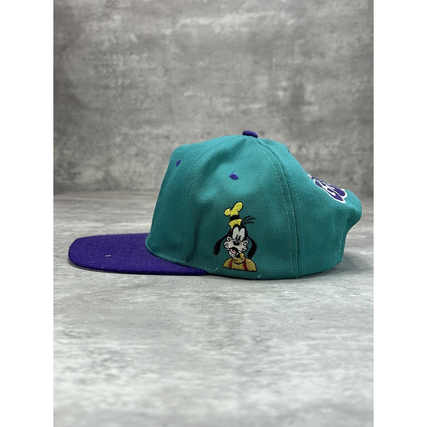 Vintage Disney Goofy Embroidered Logo Spellout Snapback Hat OSFA